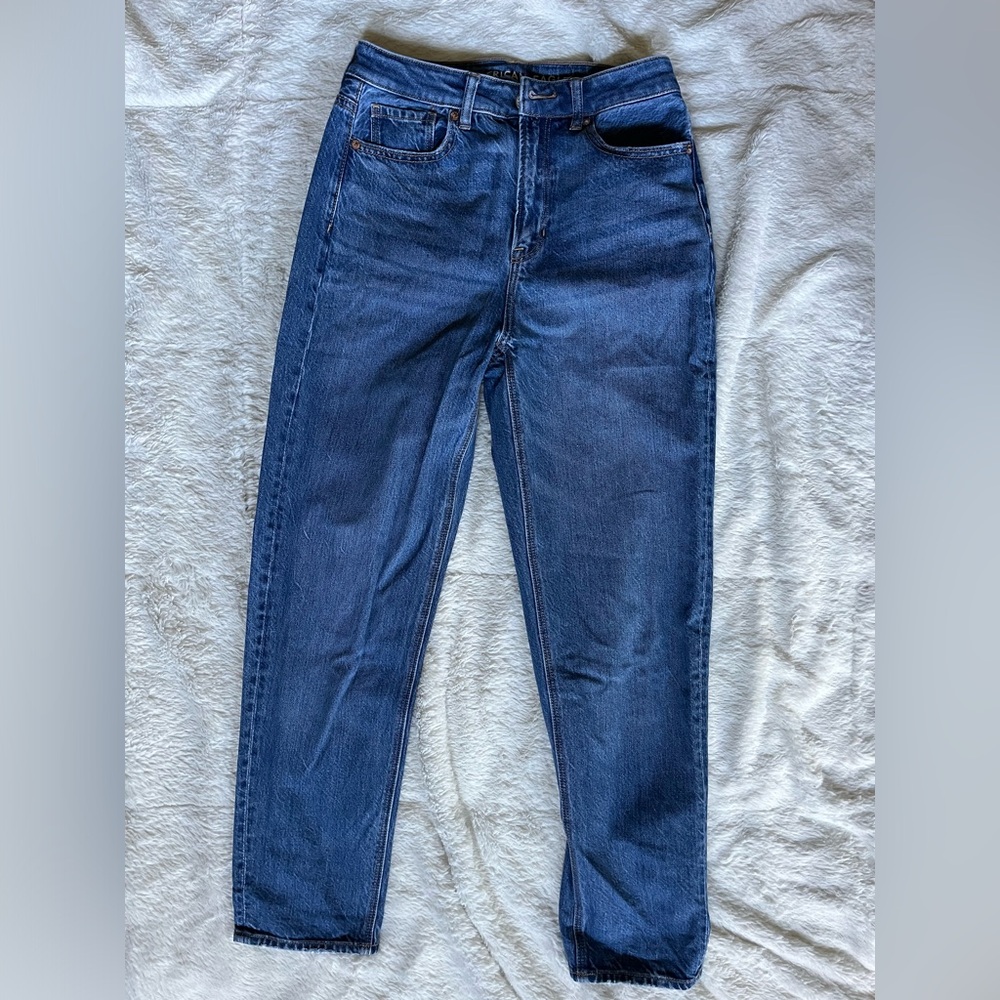 American Eagle Mom Straight Jean